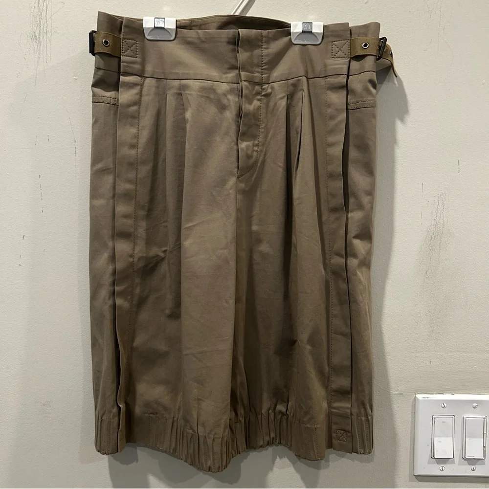 Philosophy by Alberta Ferretti Khaki Pleated Skirt with Buckle Details. Size 6